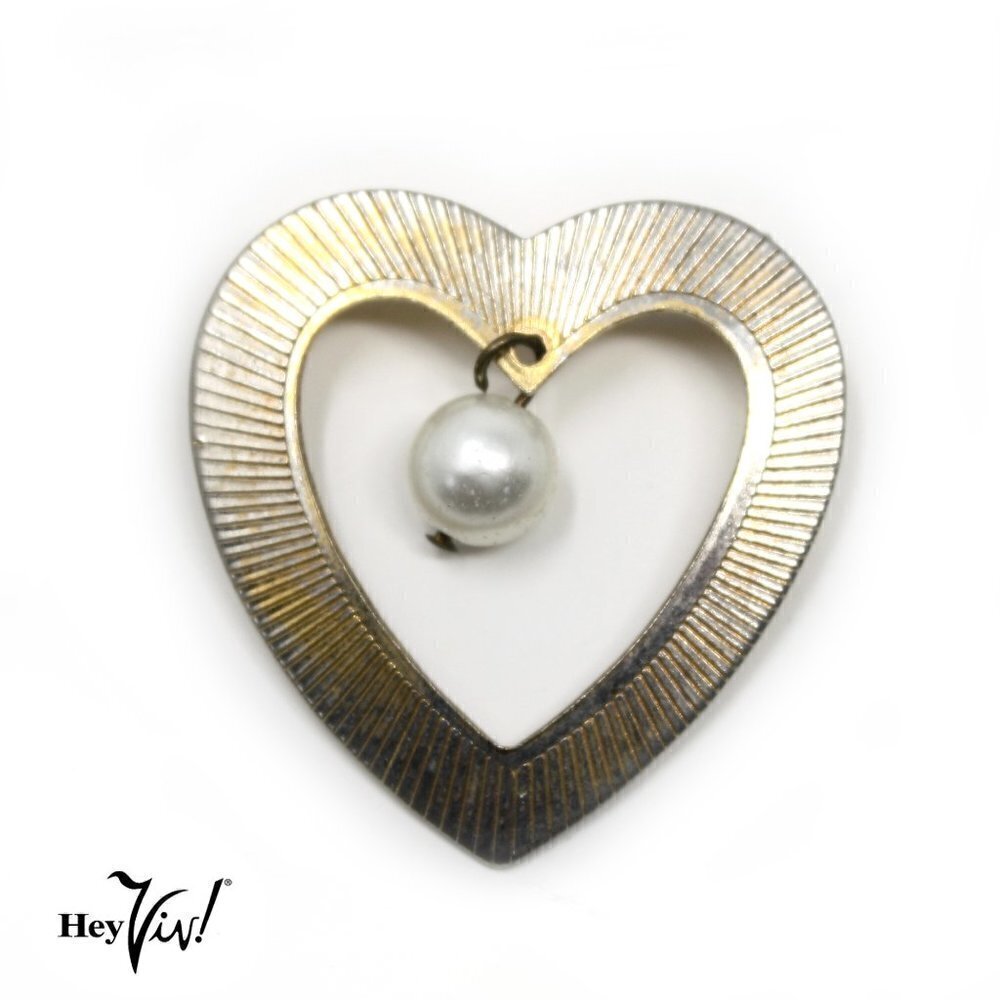 Vintage 50s Circle Pin - Classic Heart Shape Pin w Pearl Drop - Hey Viv